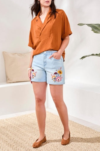 Audrey Girlfriend Short with Fancy Embroidery 6151O