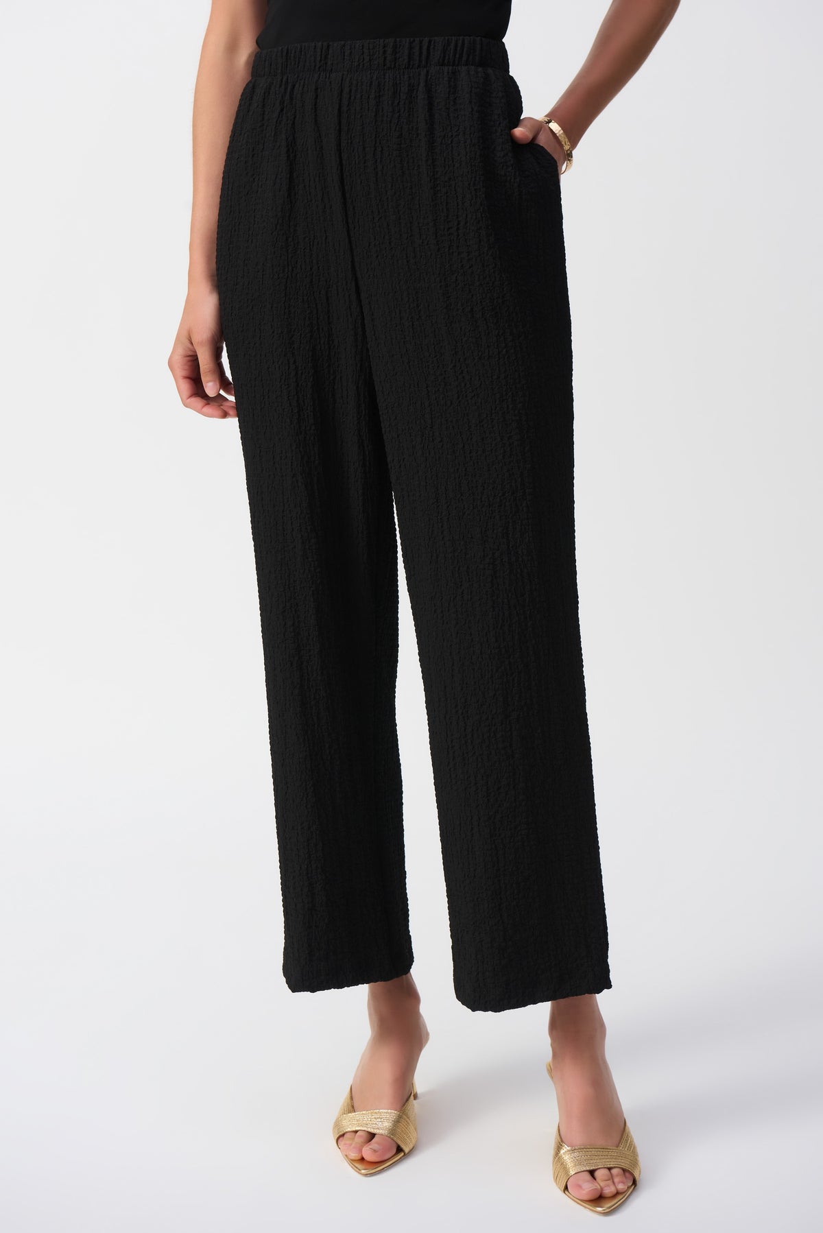 Seersucker Wide Leg Pull-On Pants  251227