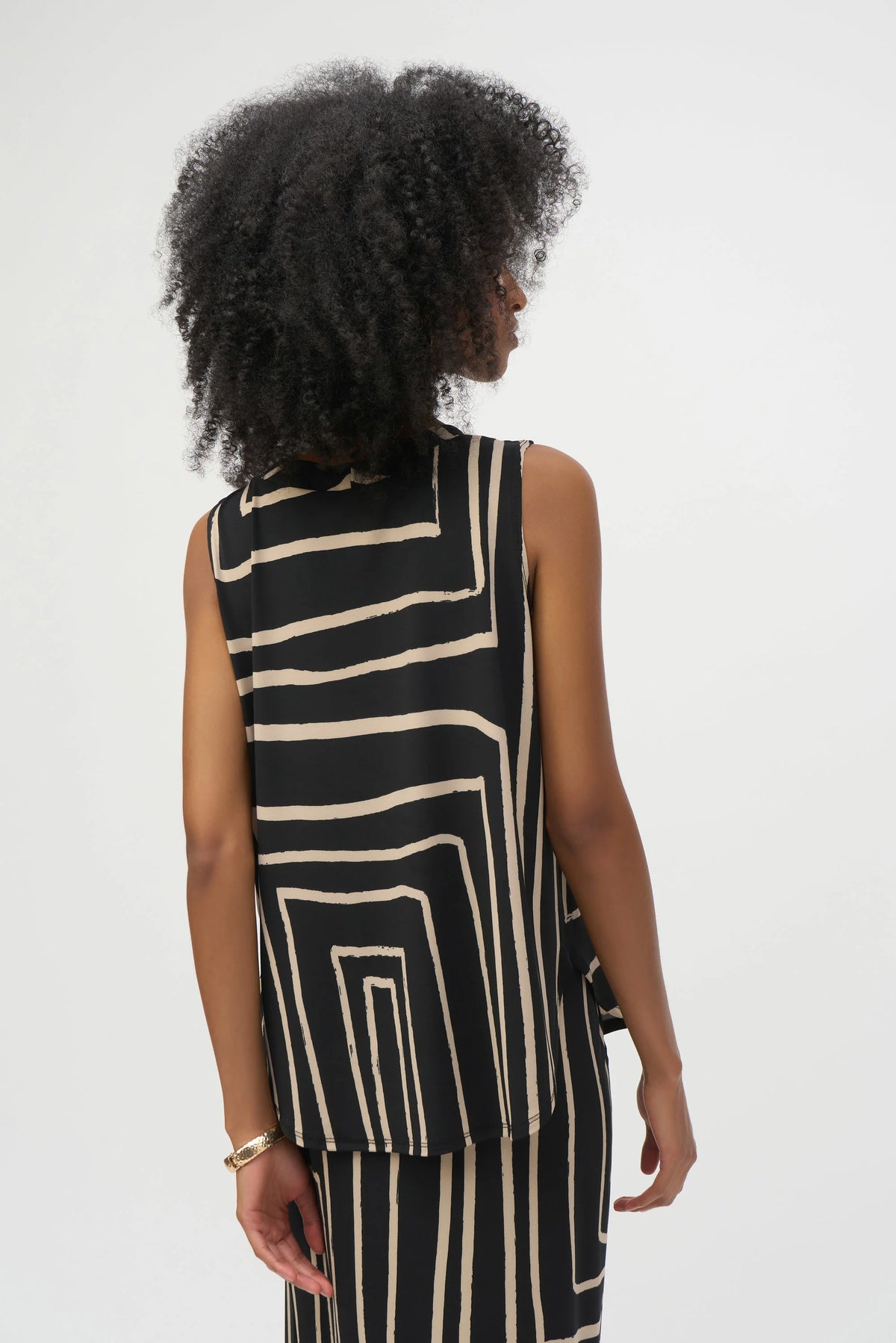 Silky Knit Geometric Print Sleeveless Top 252113