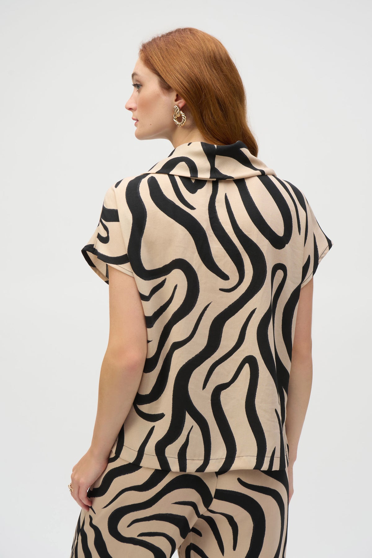 Abstract Print Cowl 252212