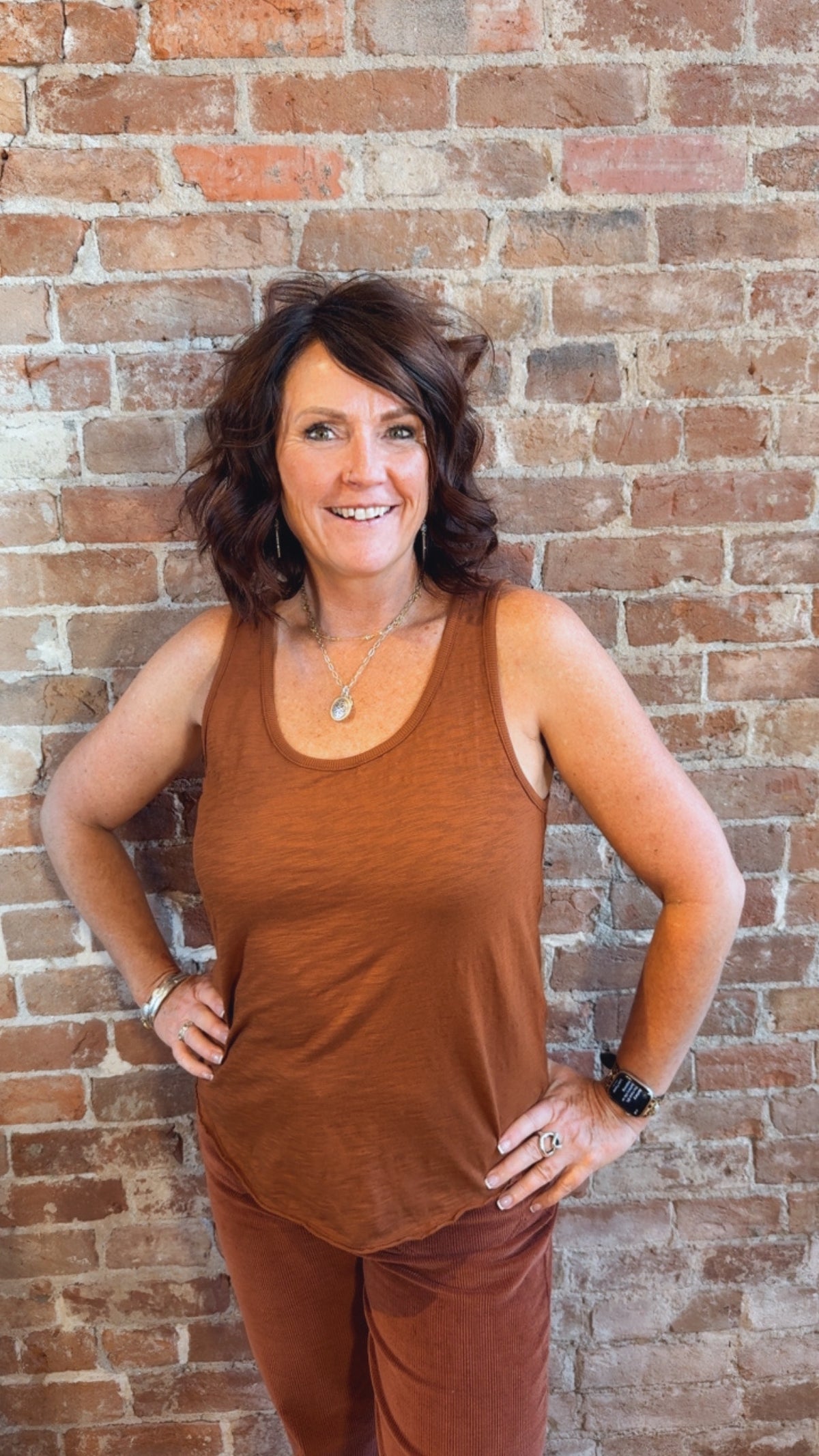 Curve Hem Slim Scoop Neck Tank 46F-A2179